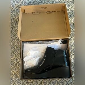 Clark’s Mazy Eastham Booties